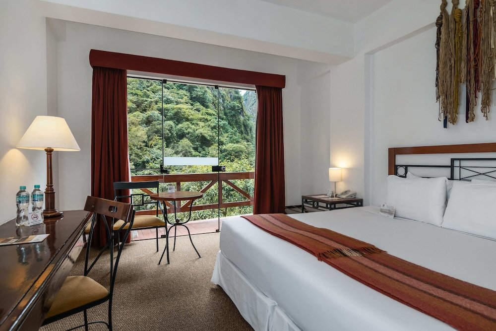 Room:1000px