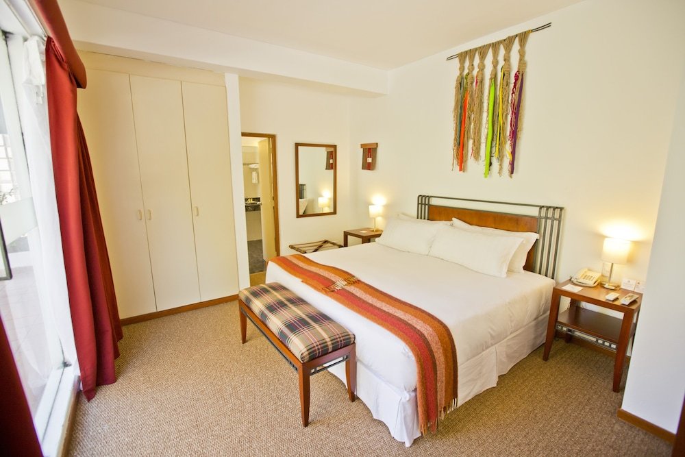 Room:1000px