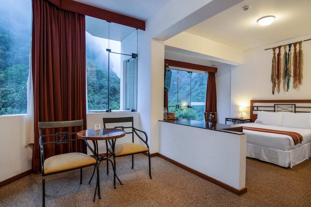 Room:1000px