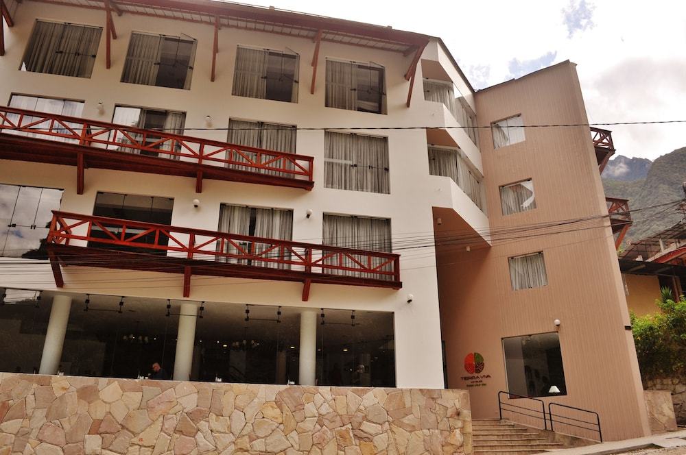 Front of property:1000px