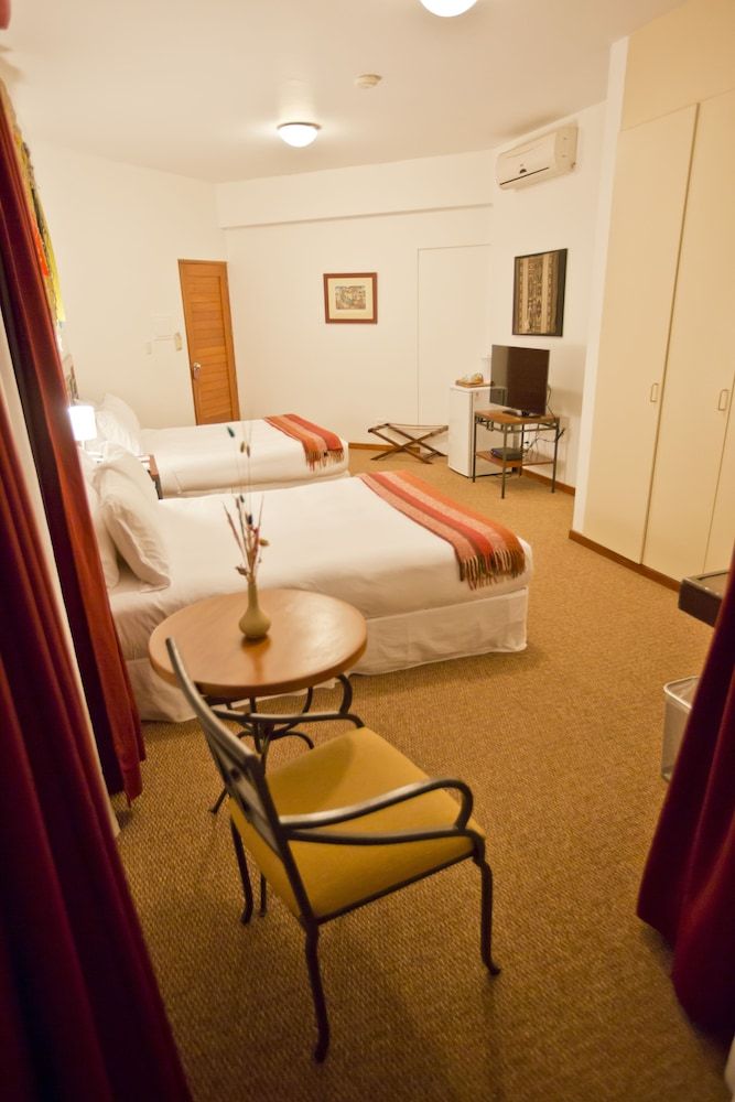 Room:1000px
