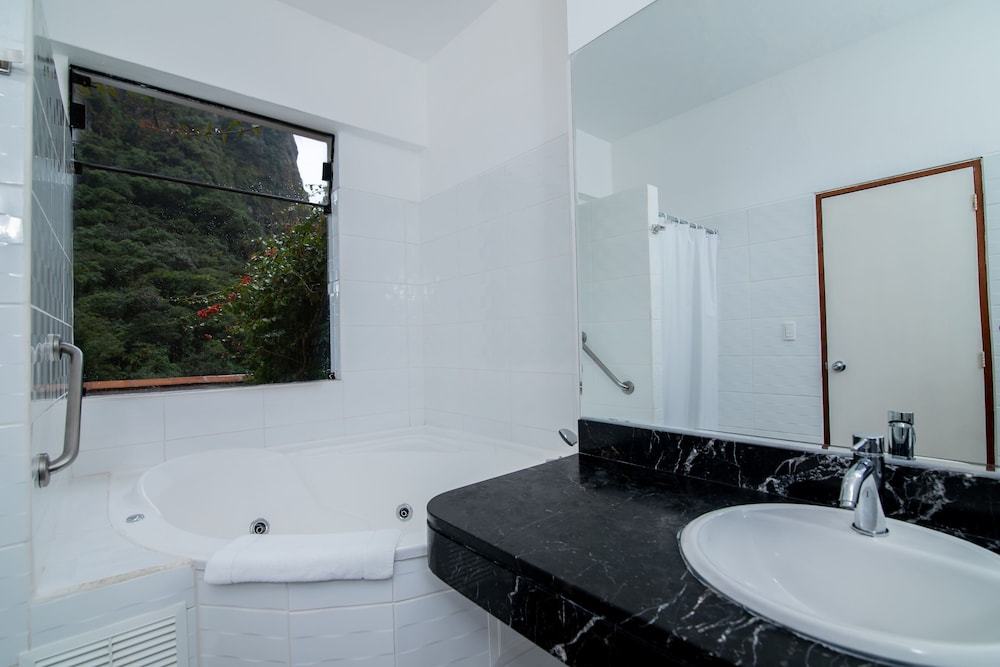 Bathroom:1000px
