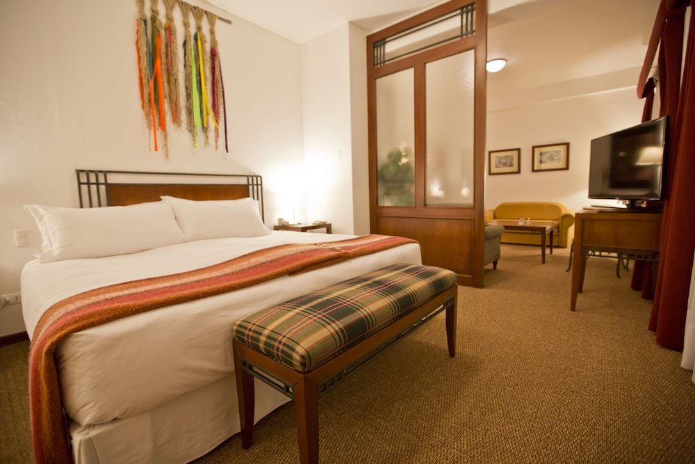 Room:1000px