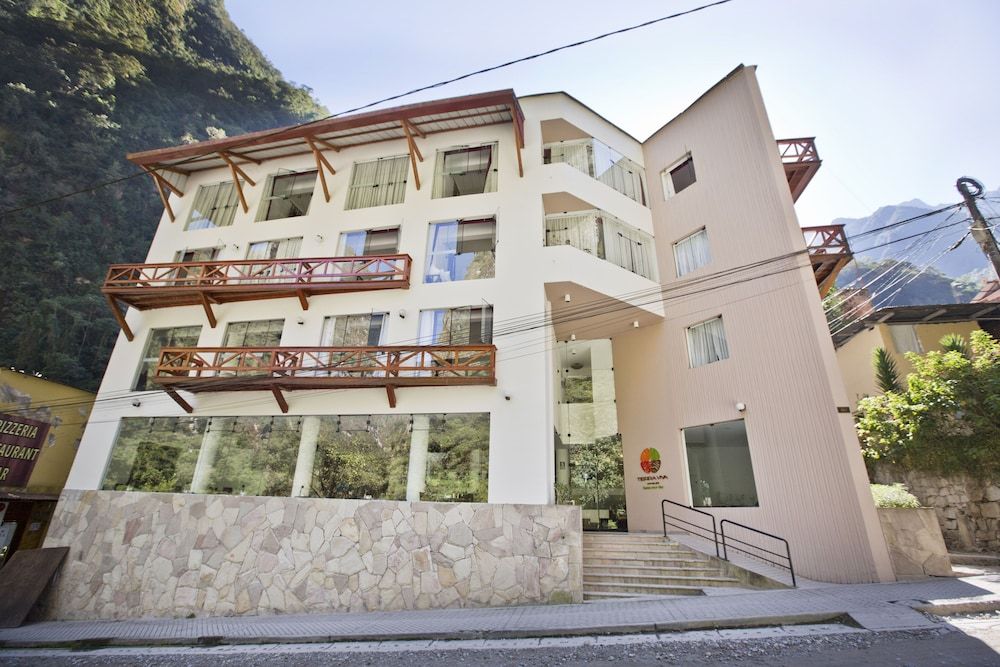 Front of property:1000px