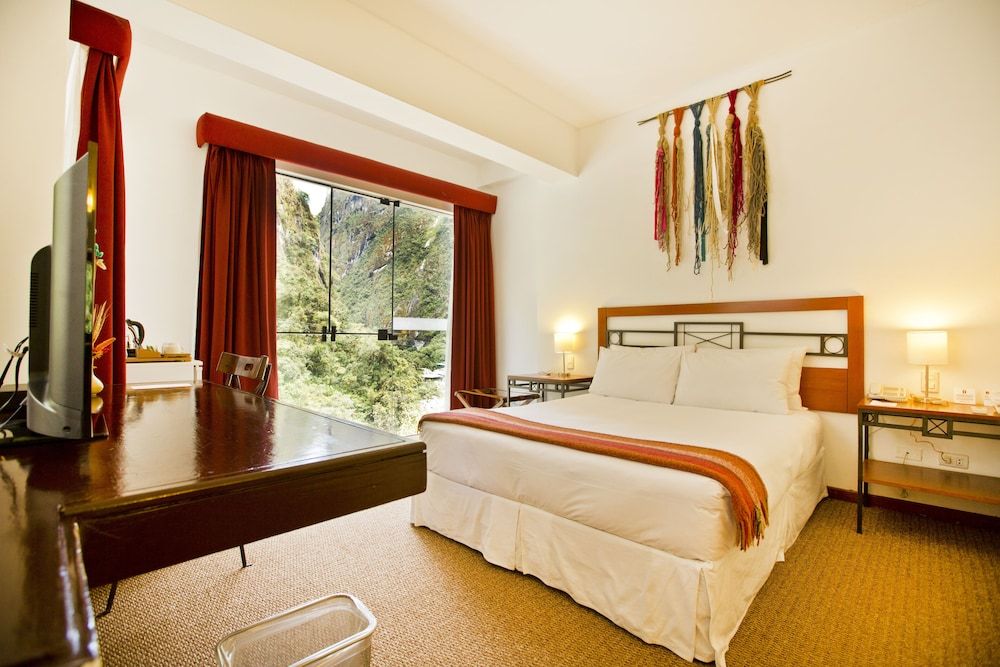 Room:1000px