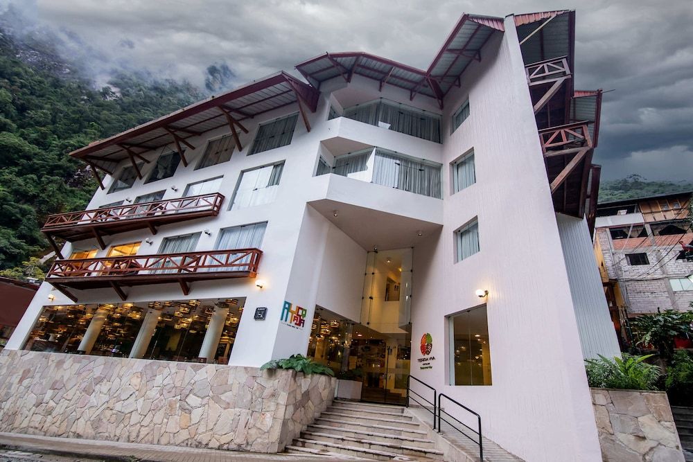Front of property:1000px