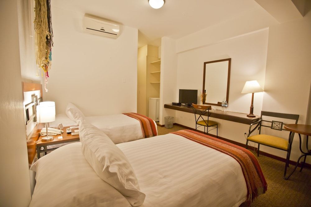 Room:1000px