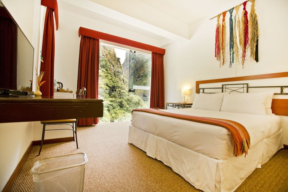 Room:1000px