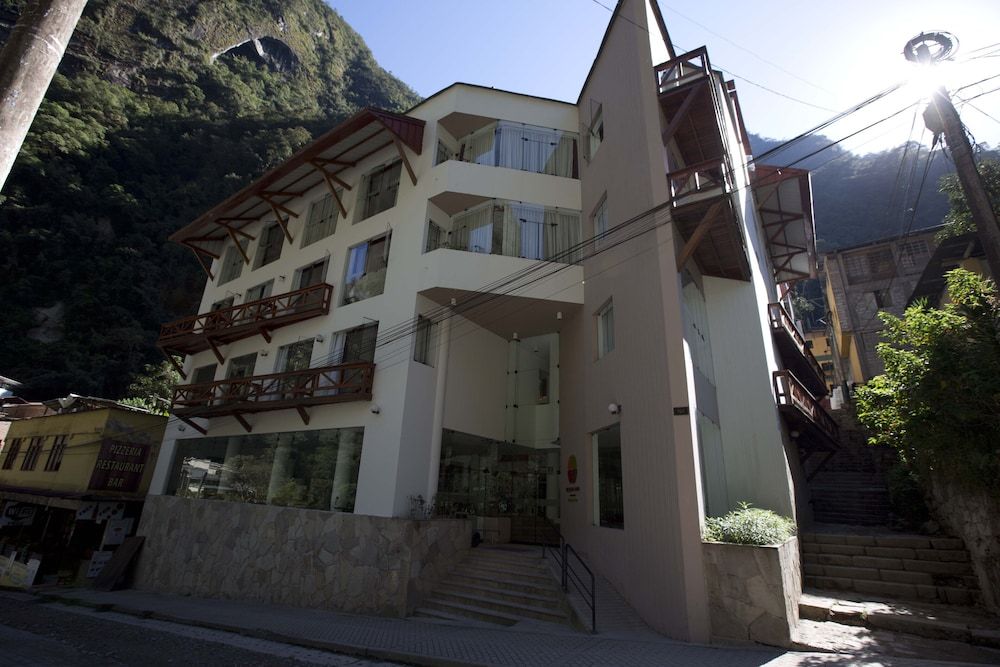 Front of property:1000px