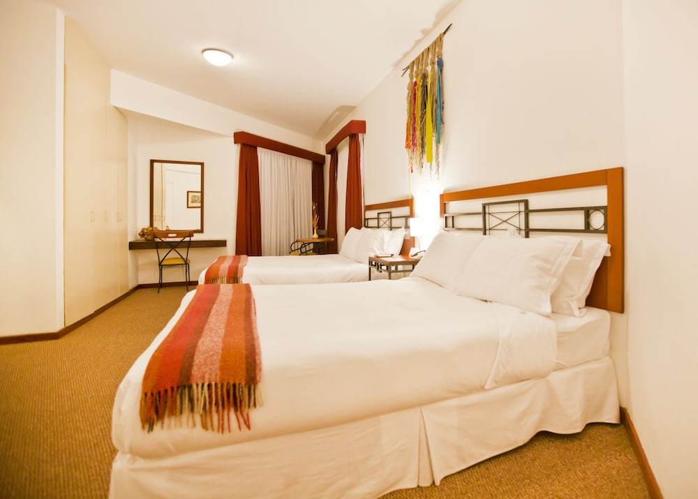 Room:1000px