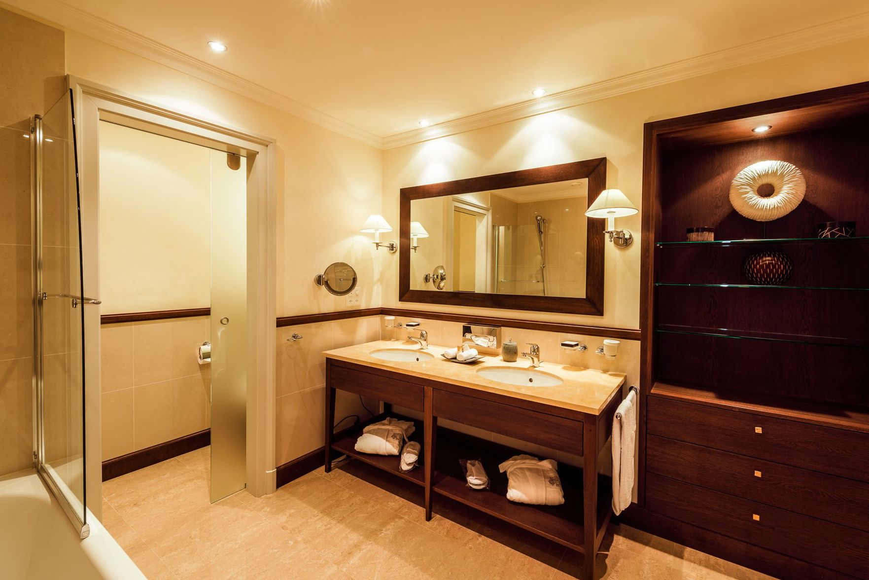 Lausanne Palace Room Type - Deluxe Suite (Lake)