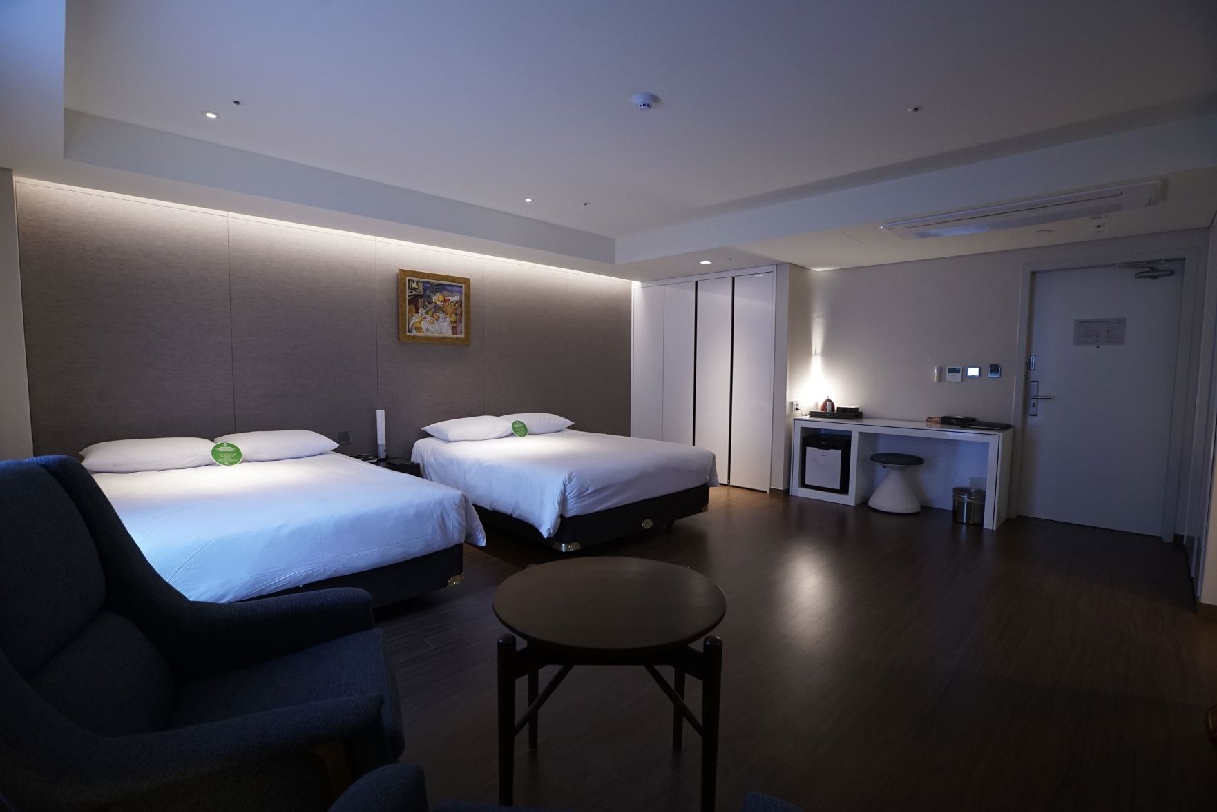 Hotel Thomas Myeongdong - Tap to explore photos