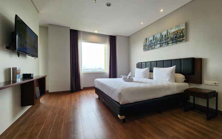 PrimeBiz Hotel Surabaya - Tap to explore photos