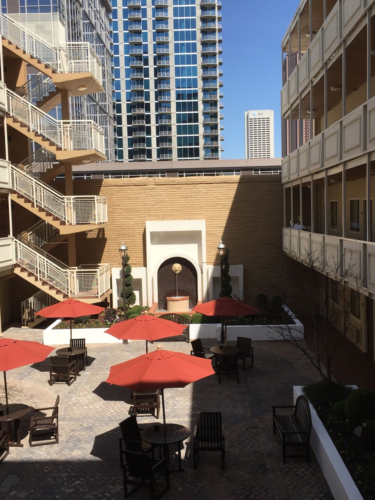 Best Western Atlanta Downtown - Tap to explore photos