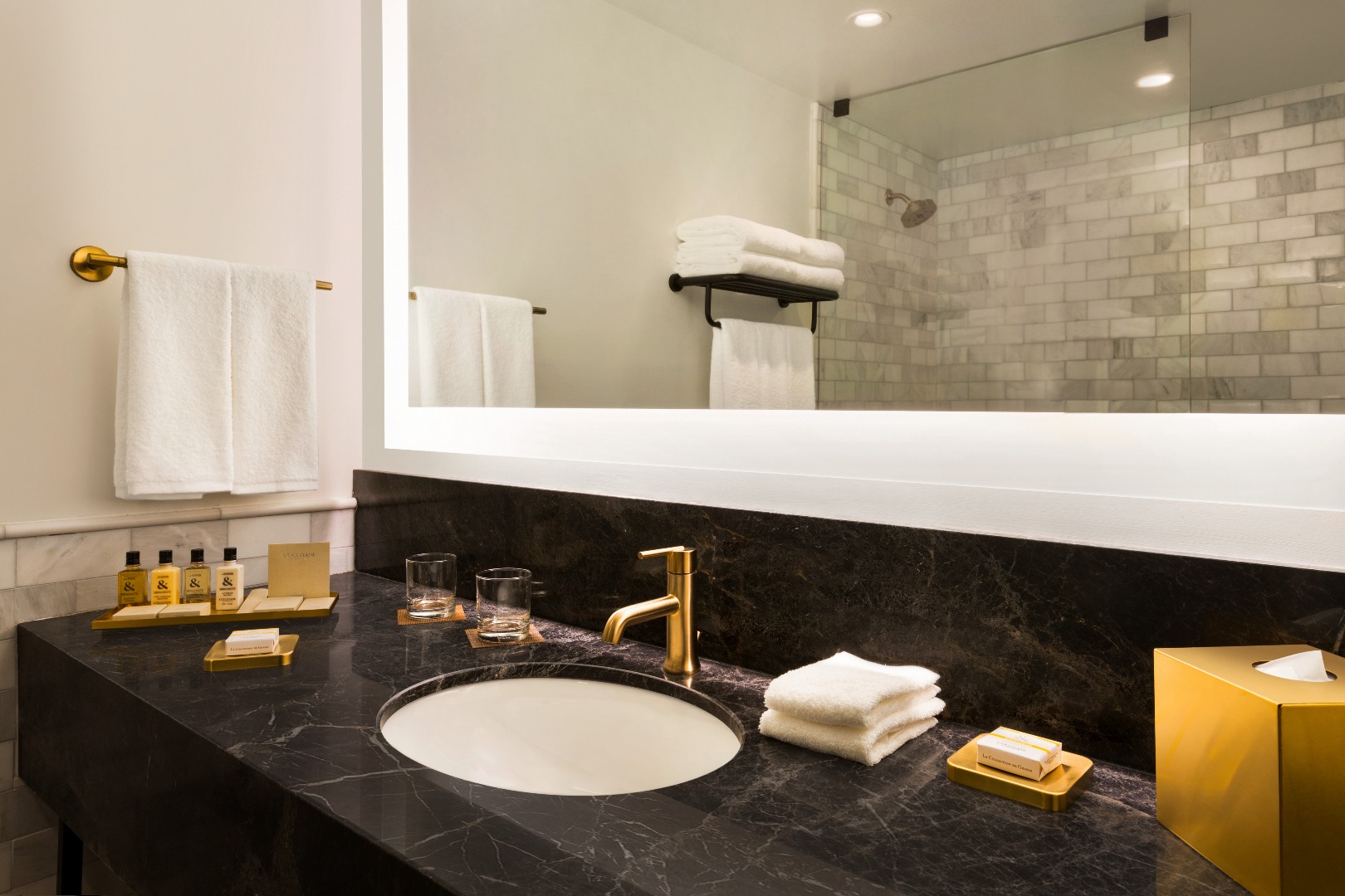 EXchange Hotel Vancouver Room Type - Boutique Queen Studio