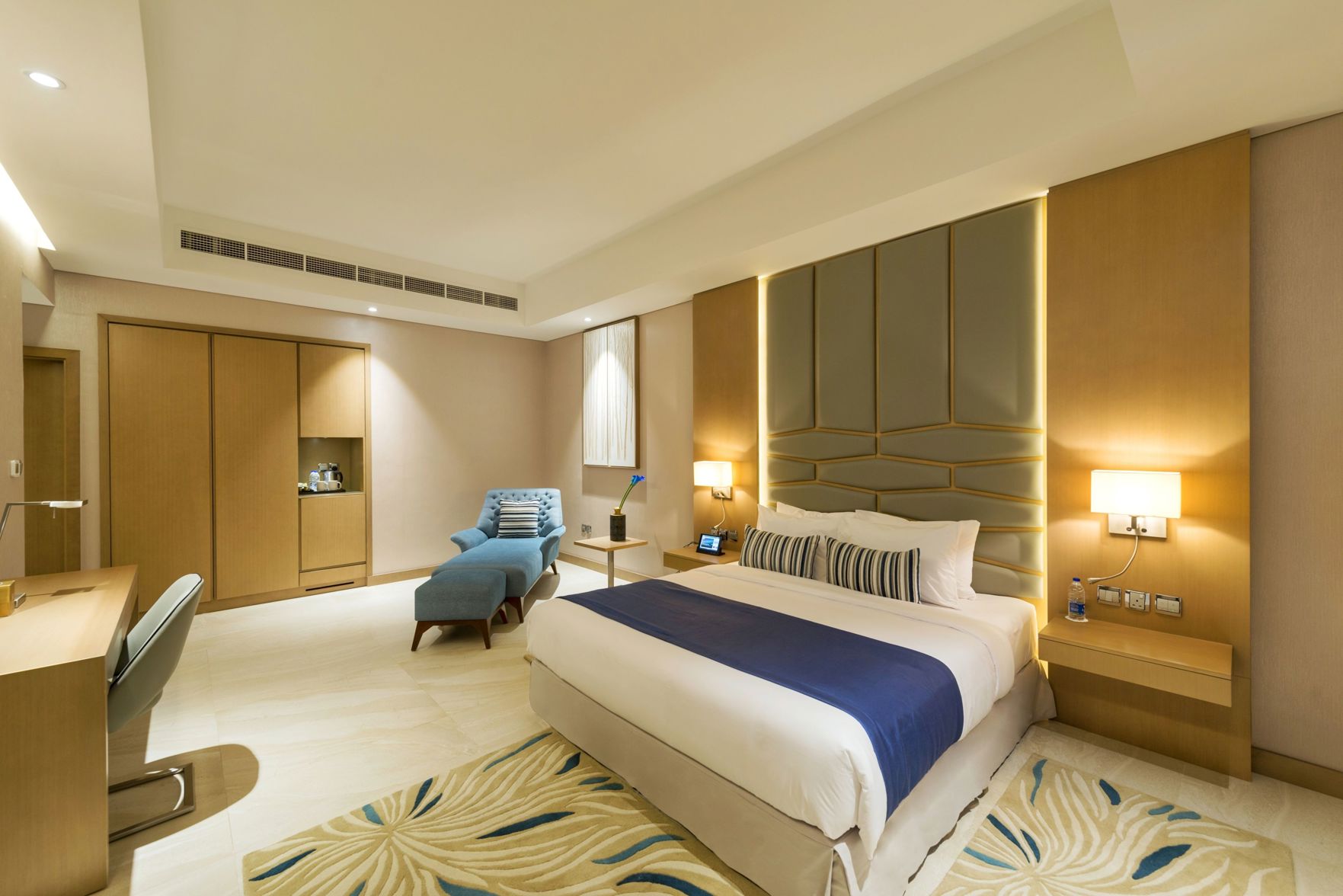 Canal Central Hotel Room Type - One Bed Room Suite with access to the sister Hotels private beach at Palm Jumeirah