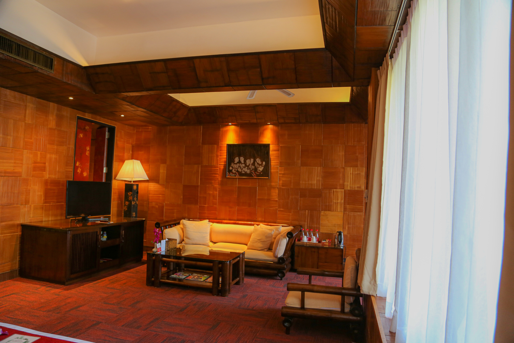 Mom Tri's Villa Royale Room Type - Kata Suite