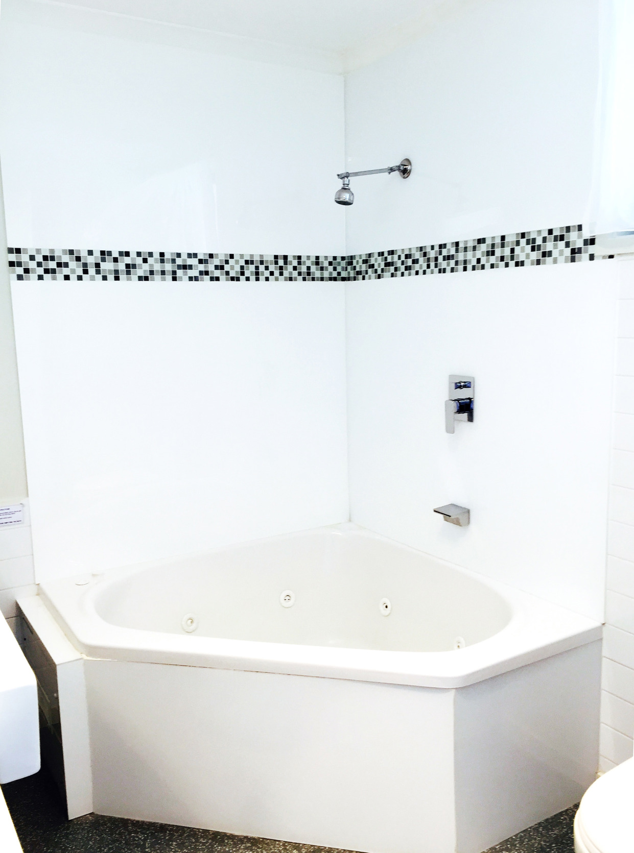 Apollo Bay Waterfront Motor Inn Room Type - Ocean View Spa Room