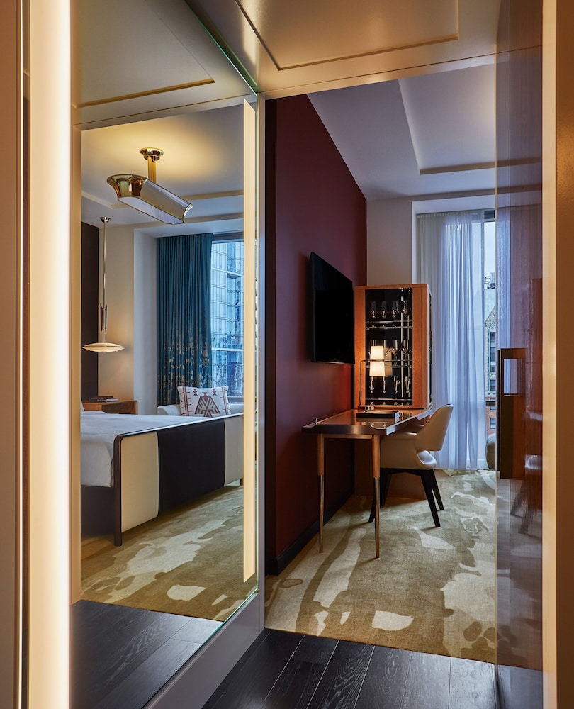 Viceroy Chicago Room Type - Superior King Room-Accessible