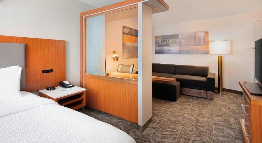 SpringHill Suites by Marriott Indianapolis Downtown - Tap to explore photos