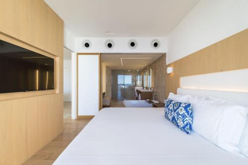 Viceroy Los Cabos - Tap to explore photos