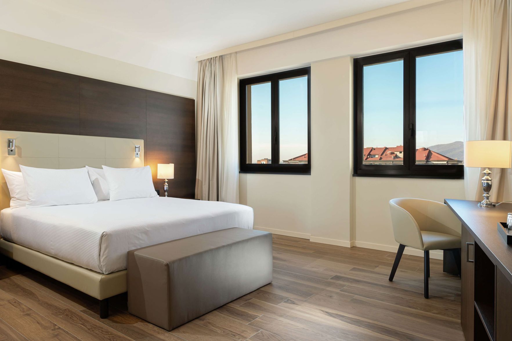 DoubleTree by Hilton Brescia - Tap to explore photos