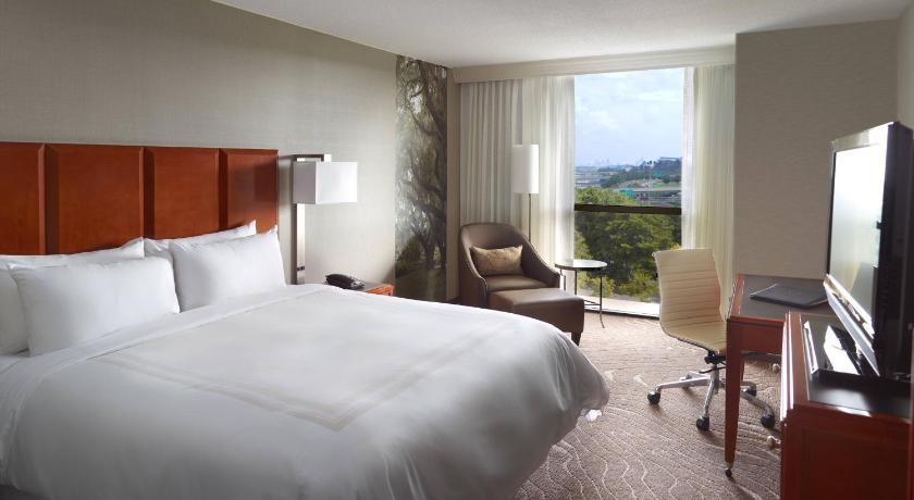Atlanta Marriott Northwest at Galleria - Tap to explore photos