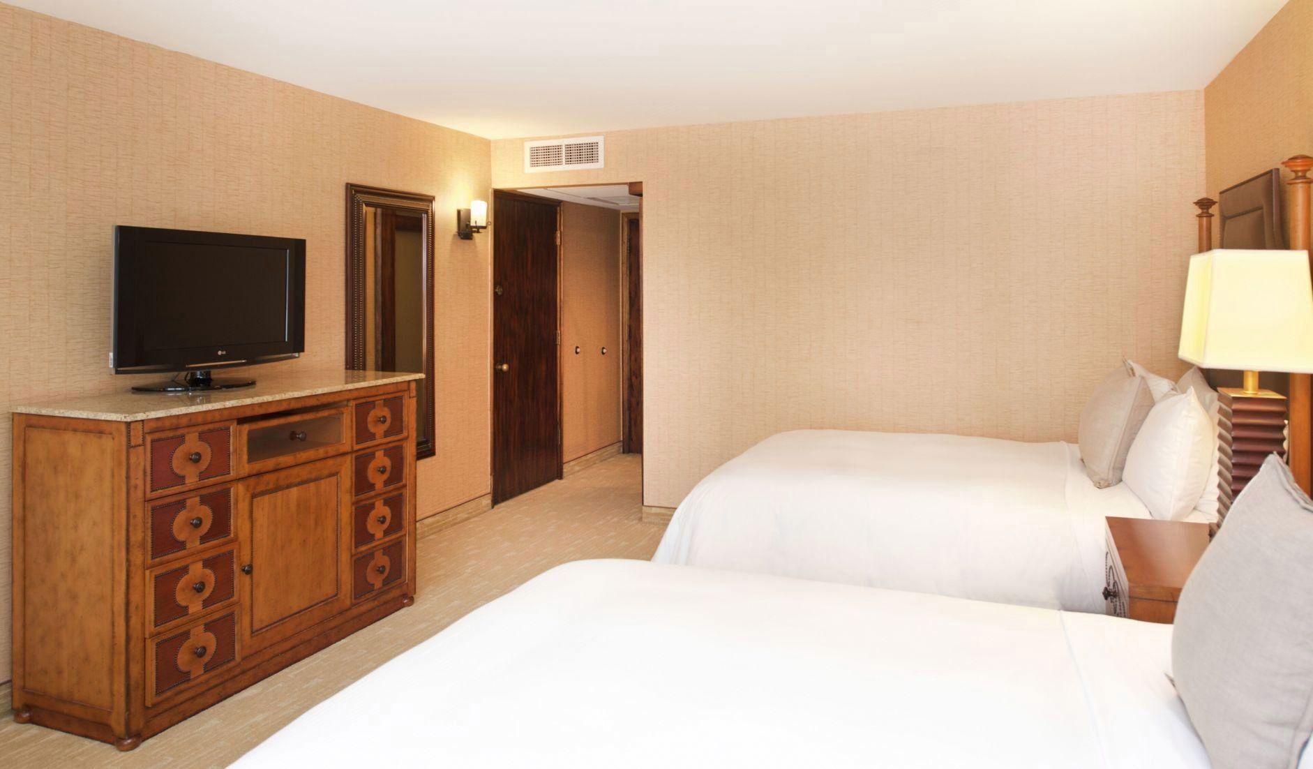 Lake Arrowhead Resort and Spa Room Type - Standard King Room